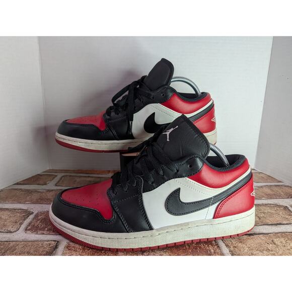 Jordan Air Jordan 1 Low Bred Toe Black Red White Men\'s Athletic Sneakers Size 9